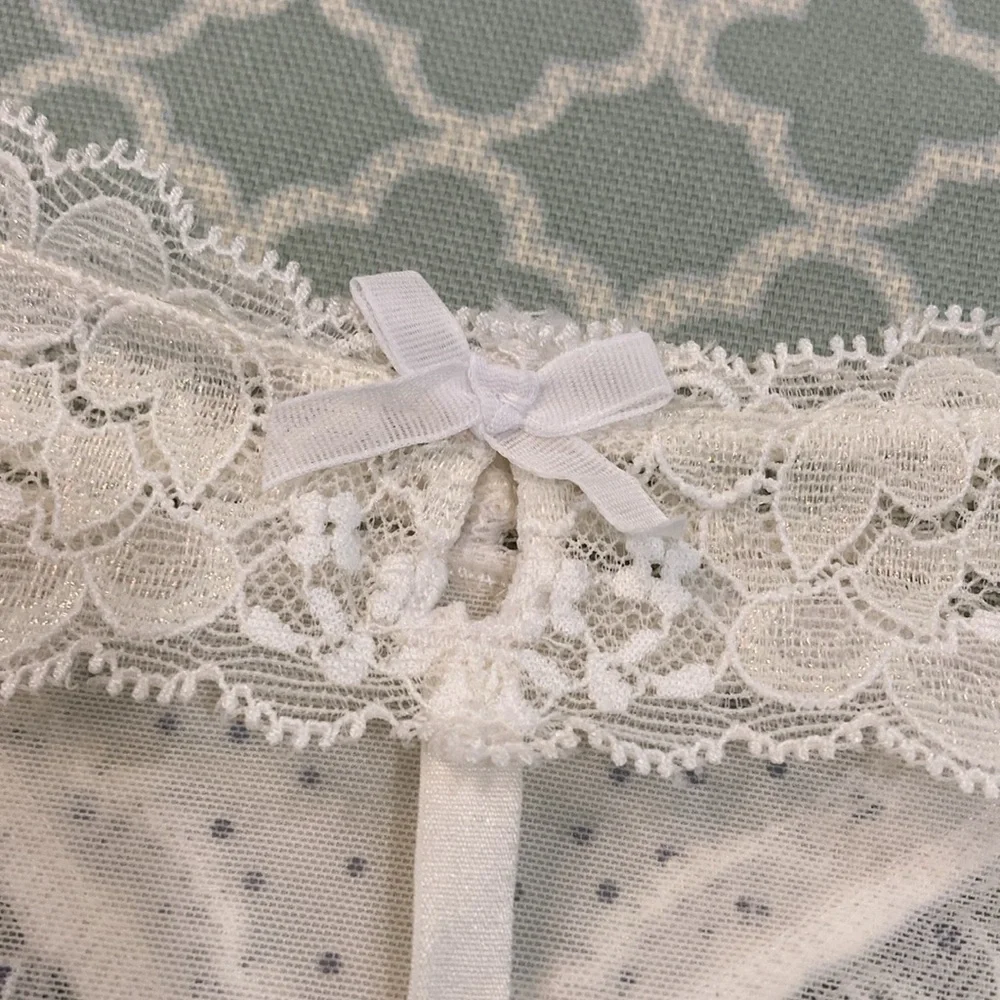 Vintage Victoria’s Secret Dream Angels White Shimmer Lace Rhinestone Thong L - Picture 6 of 10